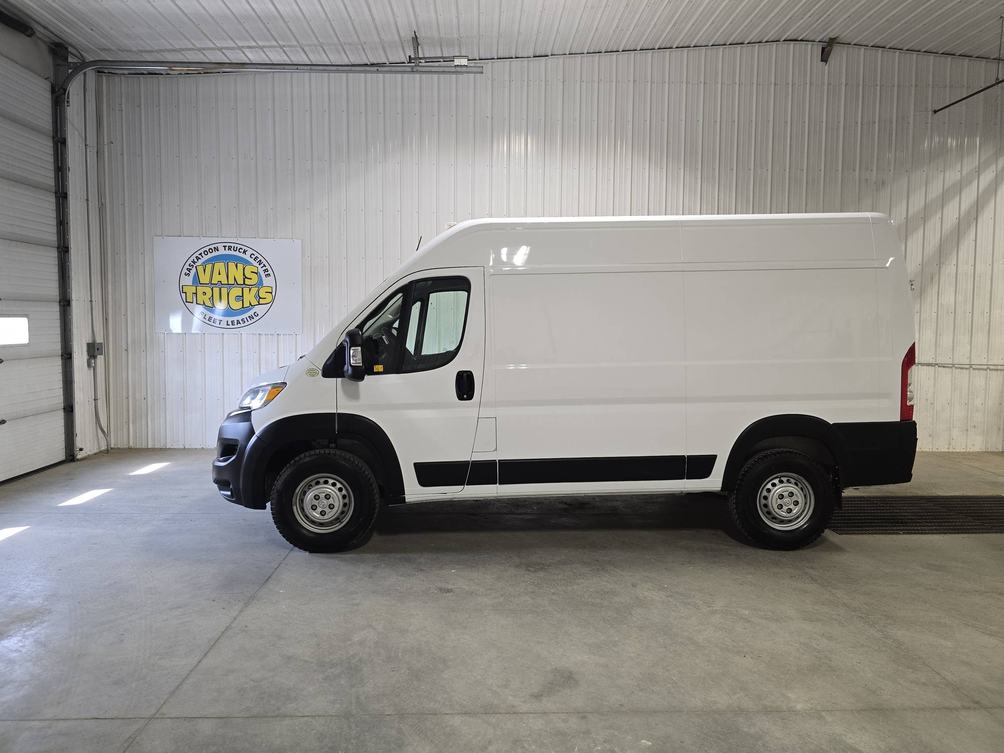 White 2025 RAM ProMaster Van Automatic